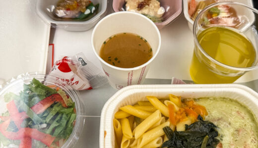 JAL 国際線（羽田〜ニューヨーク間）で機内食が出るタイミングはいつ？